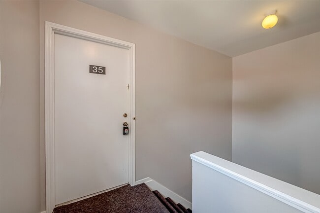 Building Photo - 6402 Del Monte Dr