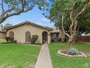 Building Photo - 2709 Leameadow Dr