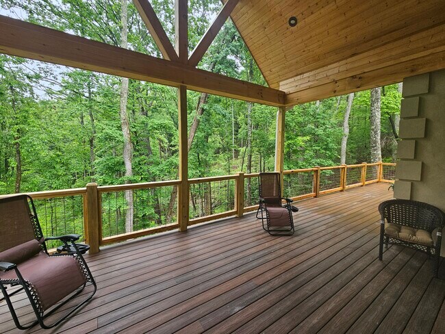 Foto del edificio - 281 Judson Ridge Rd