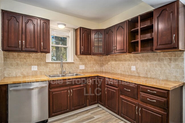 Foto del edificio - 1321 Bemis St SE