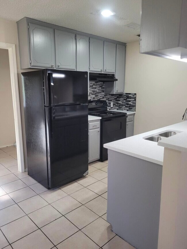 Building Photo - 10789 Kiamichi Dr