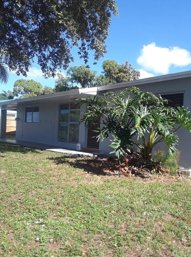 Photo - 223 SW 14th Pl (Deerfield Beach, FL)