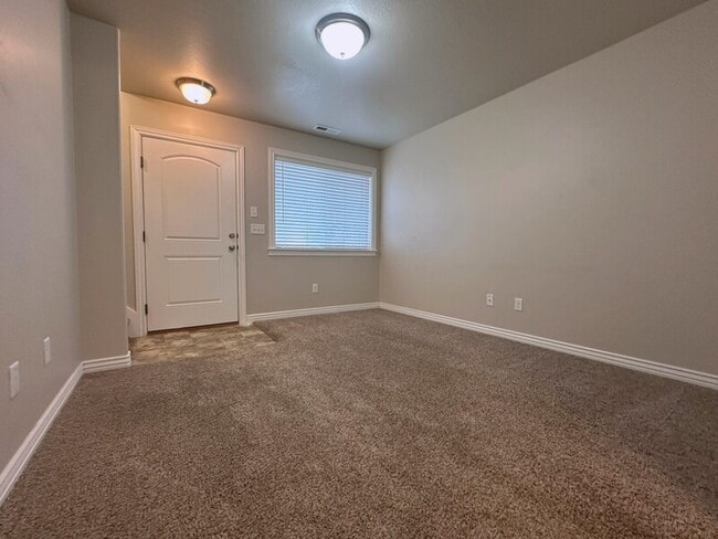 Foto del edificio - 465 N 2650 W