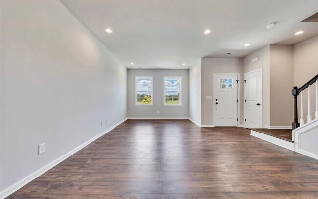 Foto del edificio - Brand New Townhouse in Blacksburg, VA.