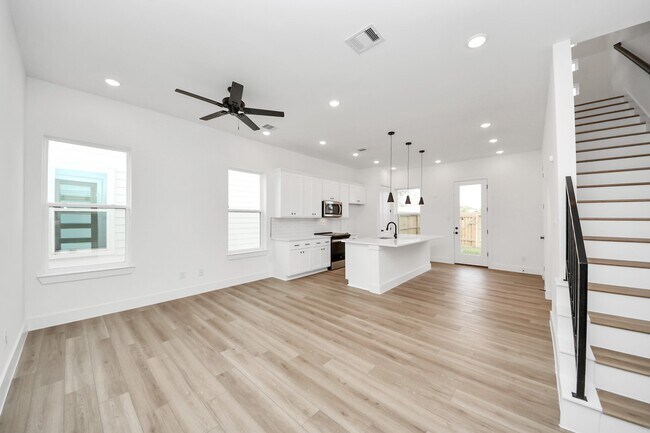 Building Photo - 2708 Bostic St