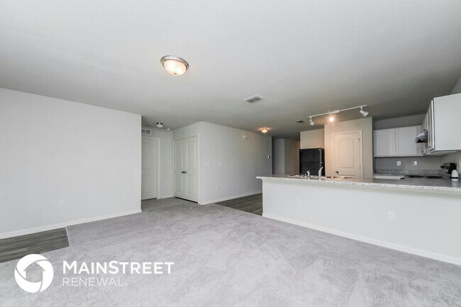 Building Photo - 257 Gladiola Ct
