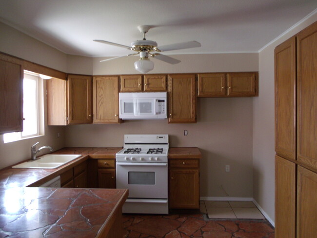 Building Photo - Single Story Home with RV Gate/Fenced Yard