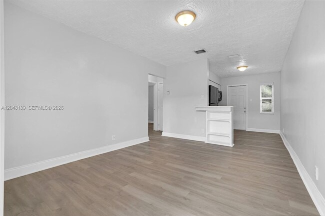 Building Photo - 746 SW 4th St
