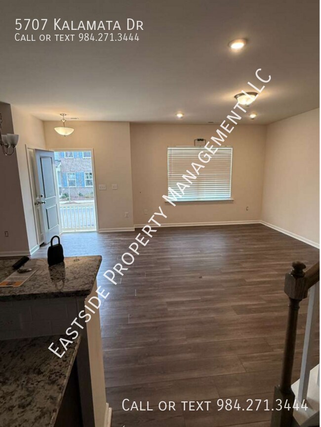 Building Photo - 5707 Kalamata Dr