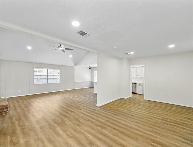 Foto del edificio - 12931 Westella Dr