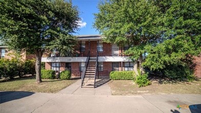 Building Photo - 1103 Circle M Dr