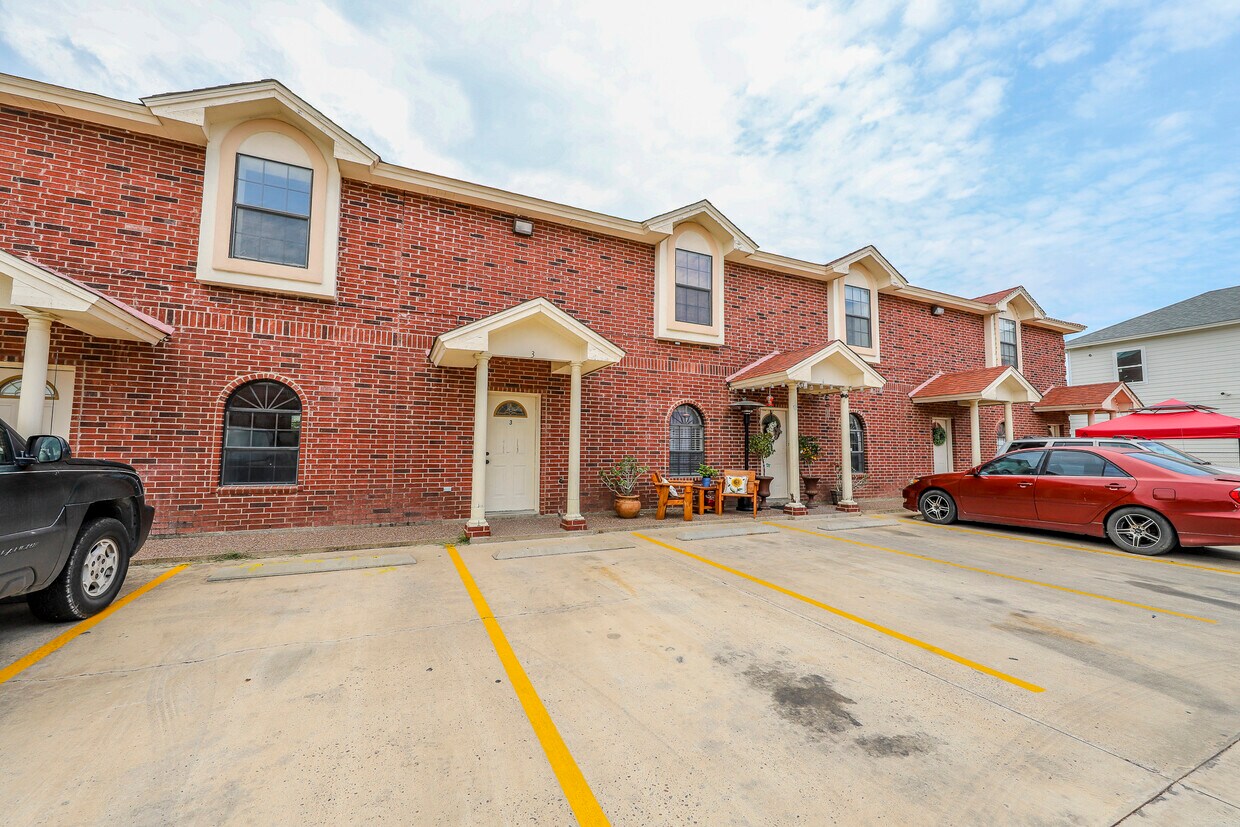 4101 Tilden Ave Unit 5, Laredo, TX 78041 Condo for Rent in Laredo, TX
