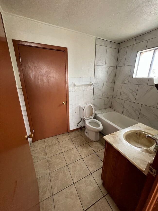 Foto del edificio - 3501 Porter Ave