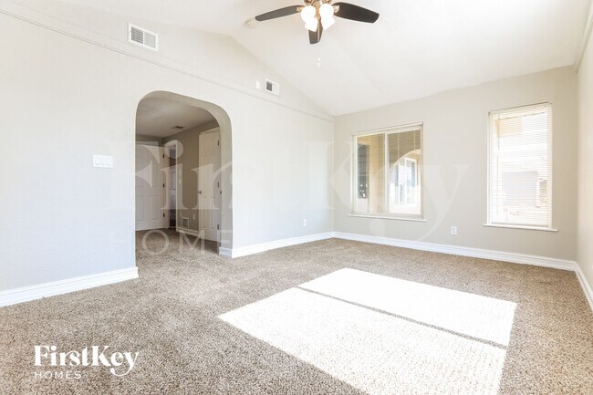 Foto del edificio - 19242 Edgewater Dr