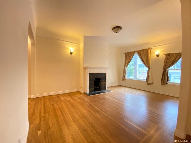 Foto del edificio - 651 Lake St