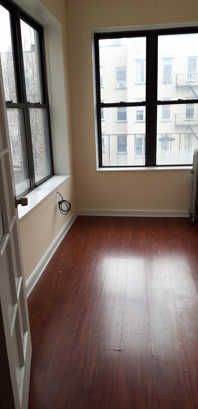 Building Photo - 24-15 28th St