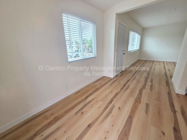 Foto del edificio - 3164 Pine Ave