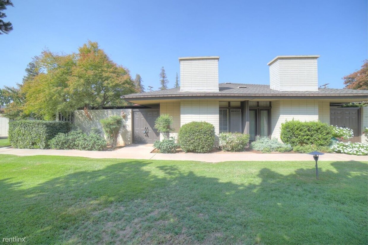 Primary Photo - 2 br, 2 bath Condo - 549 W Scott Ave