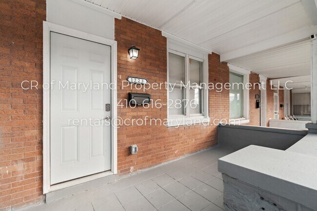 Building Photo - Newly renovated home!