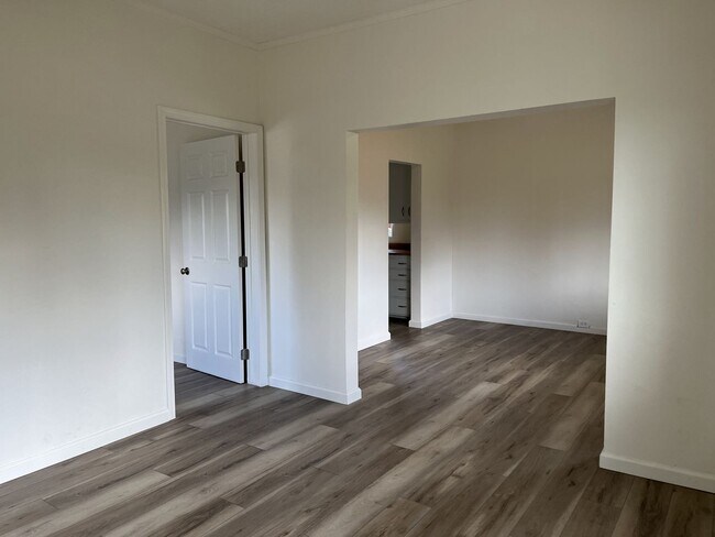 Foto del edificio - Cute 2 bedroom, 1 bath bungalow for rent