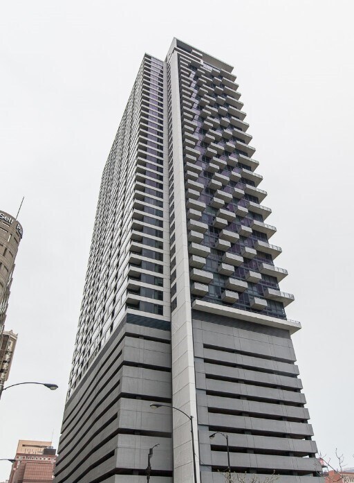 Foto del edificio - 235 W Van Buren St