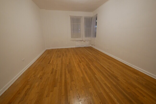 Foto del edificio - 6360 102nd St