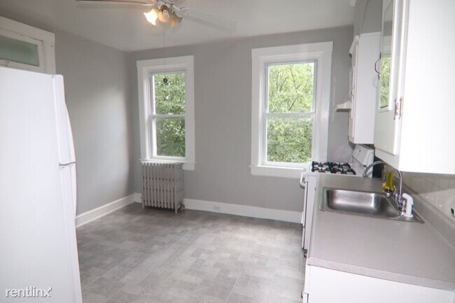 Building Photo - 1 br, 1 bath Apartment - 3970 Falls Road