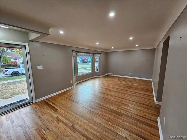 Foto del edificio - 29624 Rosslyn Ave