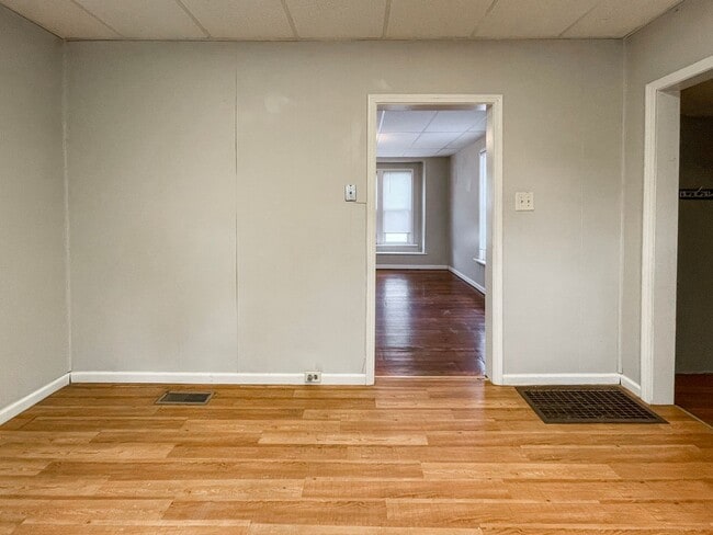 Building Photo - PRELEASING for AUGUST 2024! In-Unit Washer...