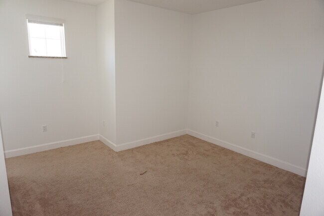Foto del edificio - Spacious 3 Bed 3 Bath Townhome with Pool