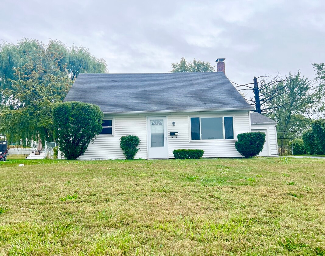 Primary Photo - 18 Luella Rd