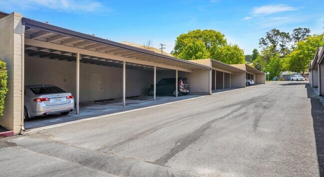 Building Photo - Pinole Crest 2 bedroom/2 bath Condo ~Light...