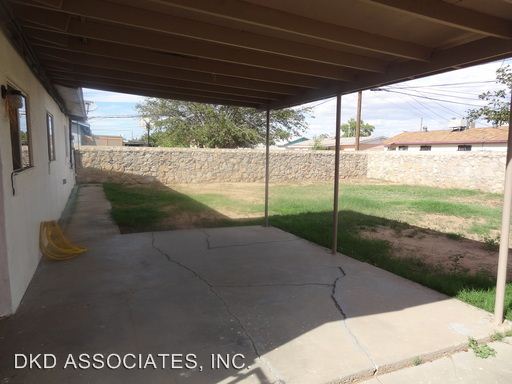 Building Photo - 9008 Mount Olympus Dr