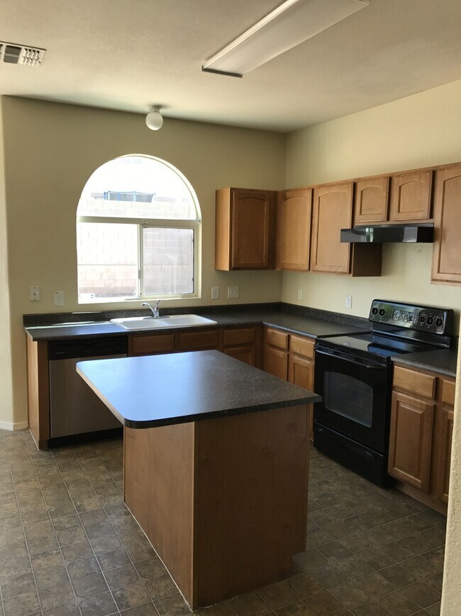 Building Photo - 2 Story- 3 Bedroom- Gorgeous Pool!