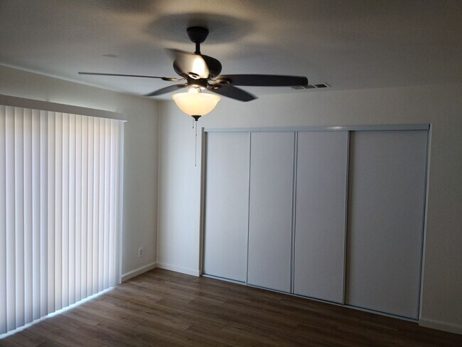 Foto del edificio - 43852 Glenraven Rd