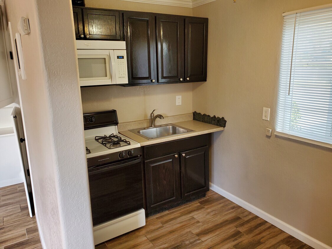 Foto principal - 719 S Pine St