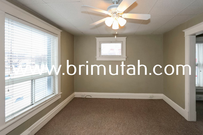 Building Photo - 273-275 S 400 E