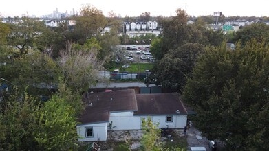 Building Photo - 1019 E 32nd St