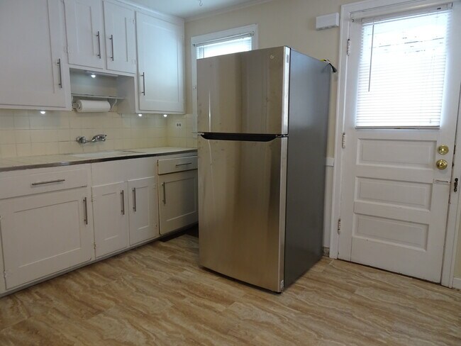 Foto del edificio - 615 Starin Ave