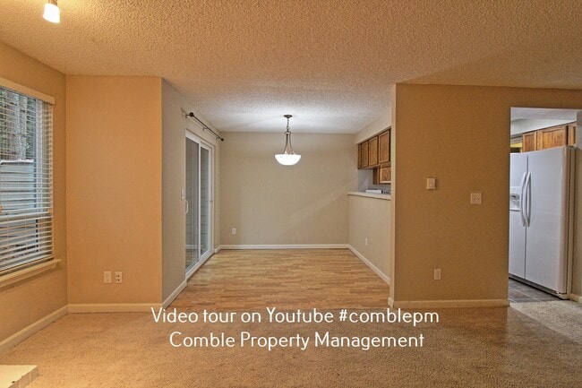 Building Photo - 16005 NE 40th Ct