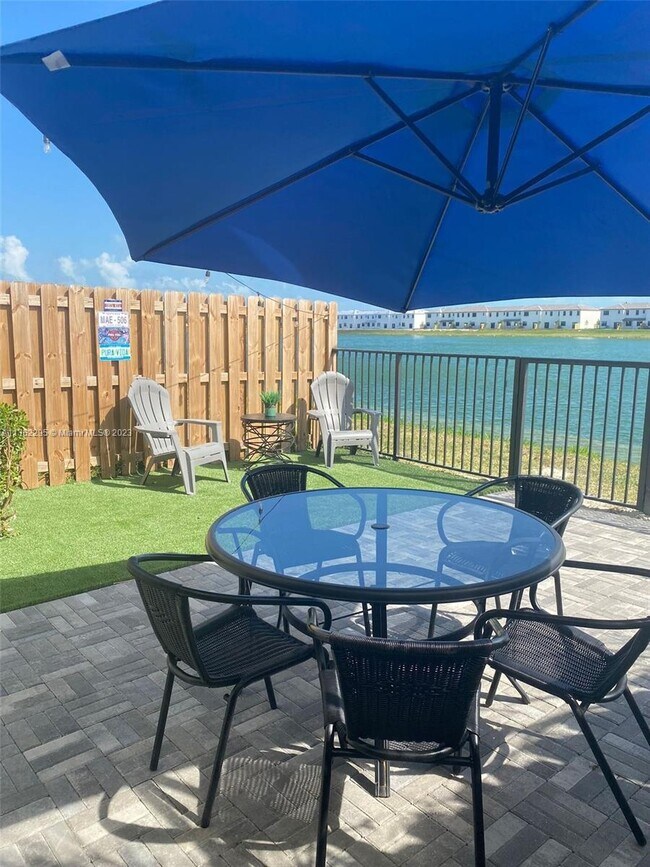Foto del edificio - 10222 SW 228th Terrace