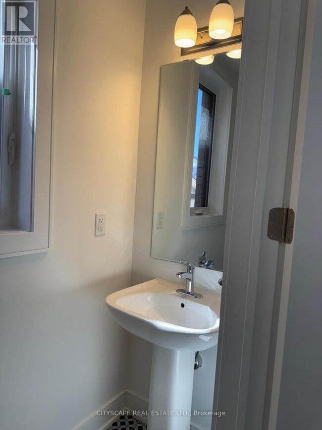 Building Photo - 38 Suzuki St