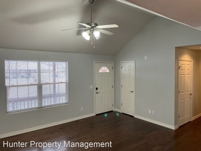 Foto del edificio - 3 br, 2 bath House - 819 S Barberry Ct