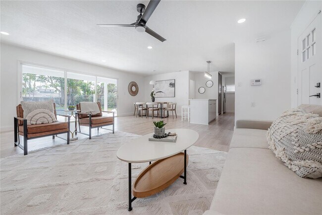 Foto del edificio - 3701 Shore Acres Blvd NE
