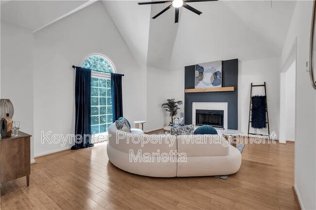 Foto del edificio - 991 Gentry Ln