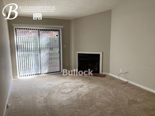 Building Photo - 1200 Oakplace Dr SW