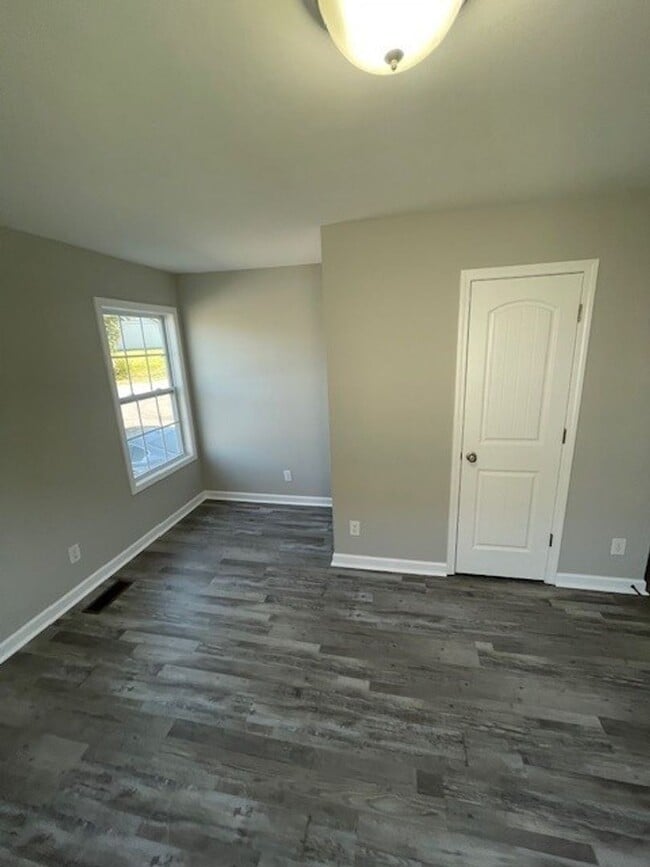 Building Photo - 1245 Bluebird Rd