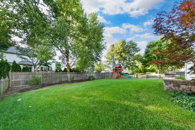 Building Photo - 4 bedroom in Naperville IL 60565