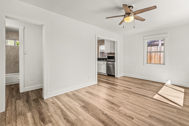 Foto del edificio - 1070 10th St