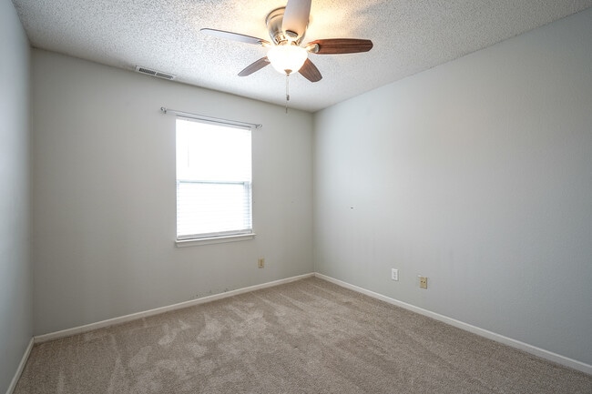 Building Photo - 14780 Fawn Hollow Ln